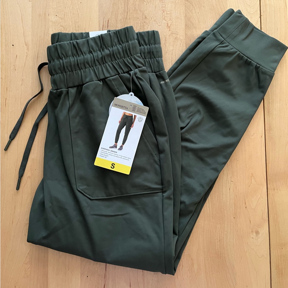 NWT Costco brand green athletic joggers